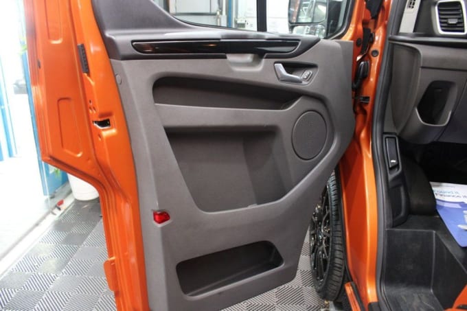 2025 Ford Transit Custom