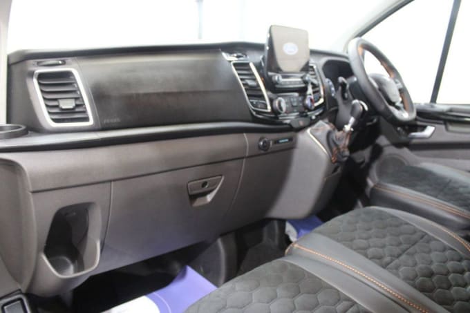 2025 Ford Transit Custom