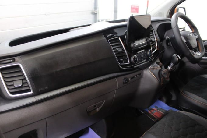 2025 Ford Transit Custom