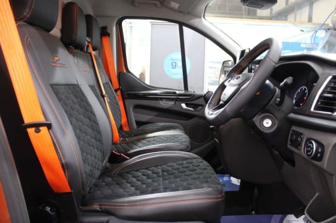 2025 Ford Transit Custom
