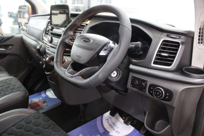 2025 Ford Transit Custom