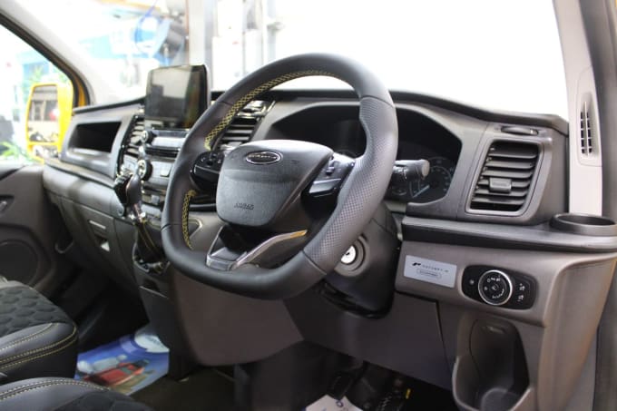 2025 Ford Transit Custom