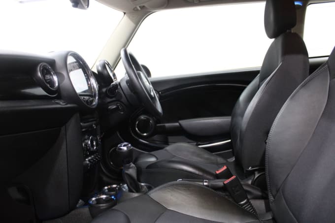 2025 Mini Hatch