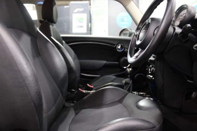 2025 Mini Hatch