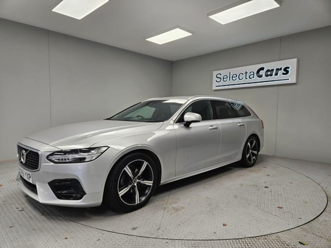 2025 Volvo V90