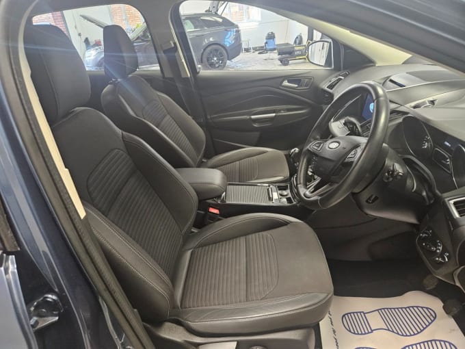 2025 Ford Kuga