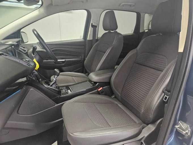 2025 Ford Kuga