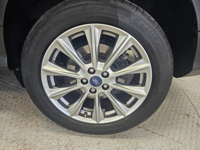 2025 Ford Kuga