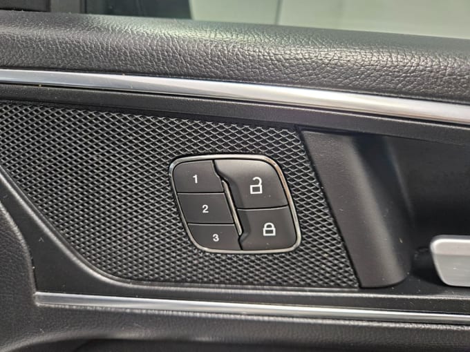 2025 Ford S-max