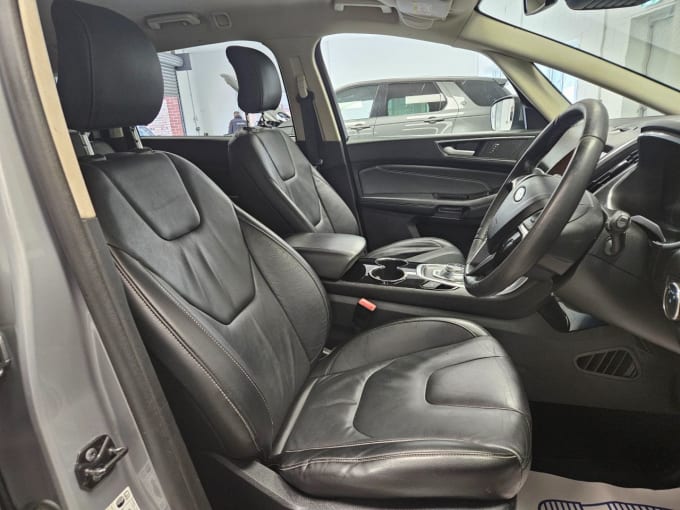 2025 Ford S-max