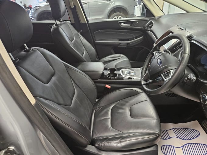 2025 Ford S-max