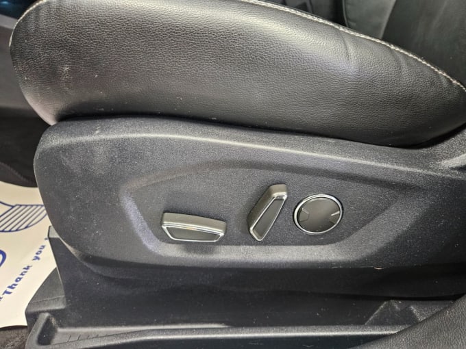 2025 Ford S-max