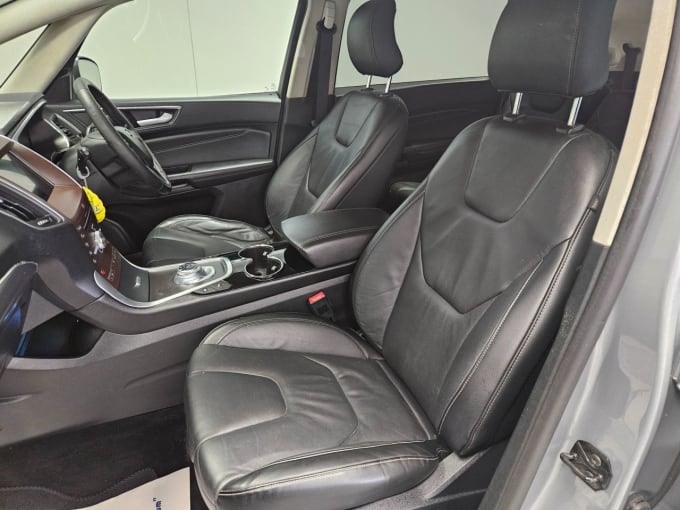 2025 Ford S-max