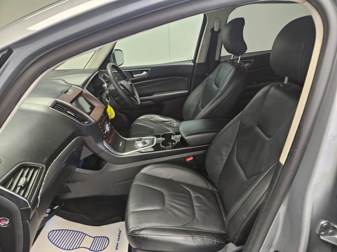 2025 Ford S-max