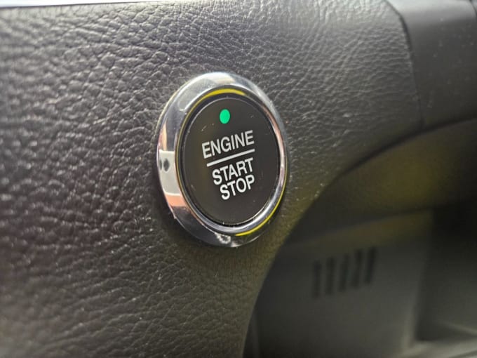 2025 Ford S-max