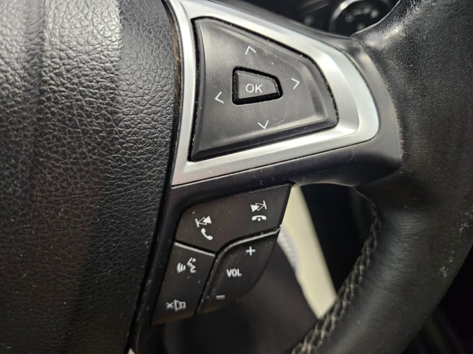 2025 Ford S-max