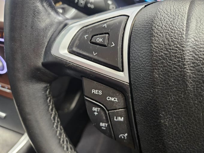 2025 Ford S-max