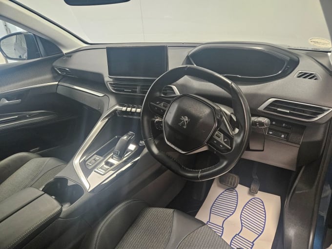 2025 Peugeot 5008