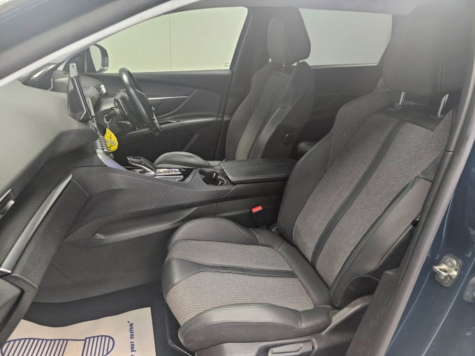 2025 Peugeot 5008