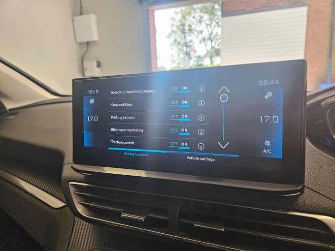 2025 Peugeot 5008