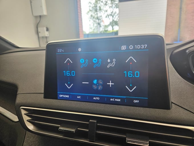 2025 Peugeot 3008