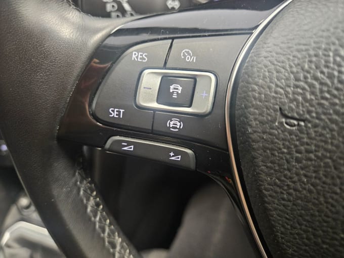2025 Volkswagen T-roc