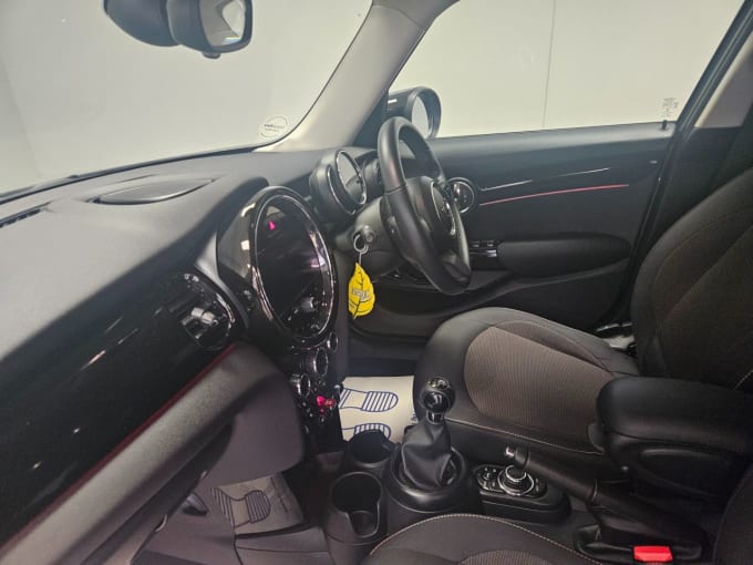 2025 Mini Hatch