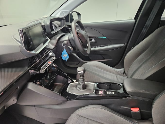 2025 Peugeot 208