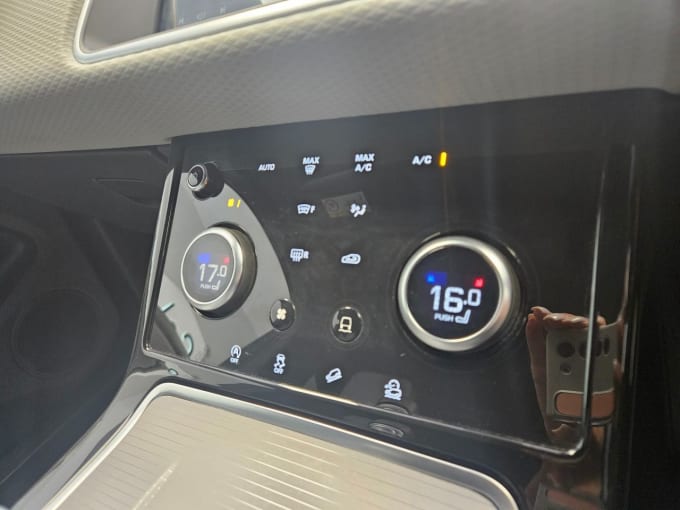 2025 Land Rover Range Rover Evoque