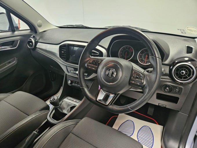 2025 Mg Mg3