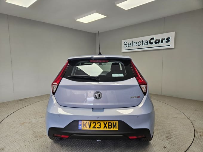2025 Mg Mg3