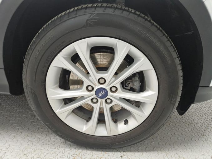 2025 Ford Kuga