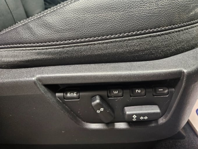 2025 Land Rover Freelander 2