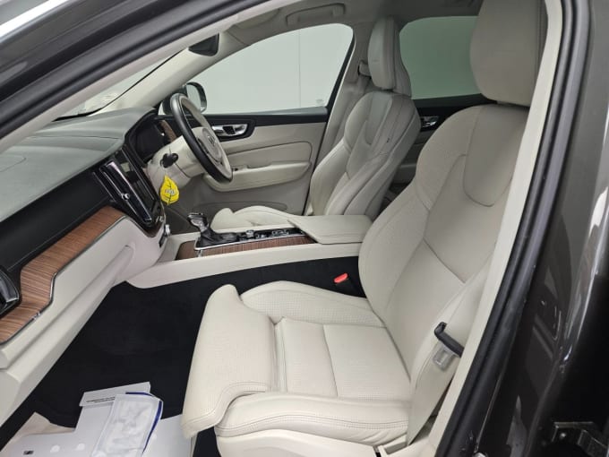 2025 Volvo Xc60