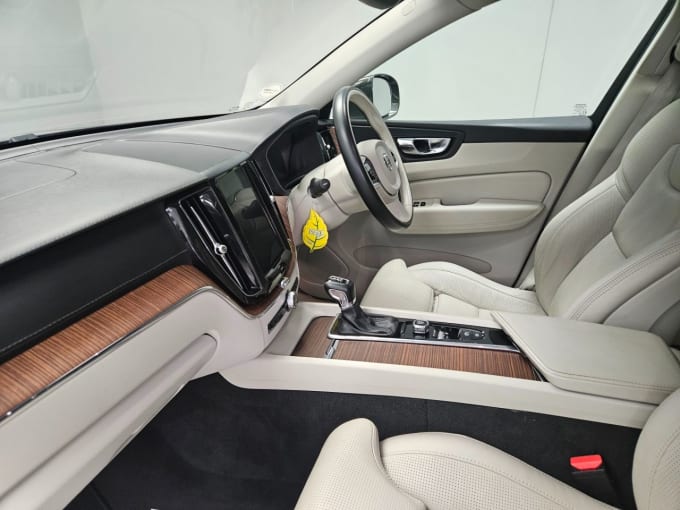 2025 Volvo Xc60