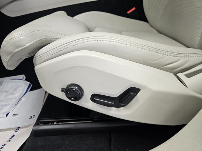 2025 Volvo Xc60