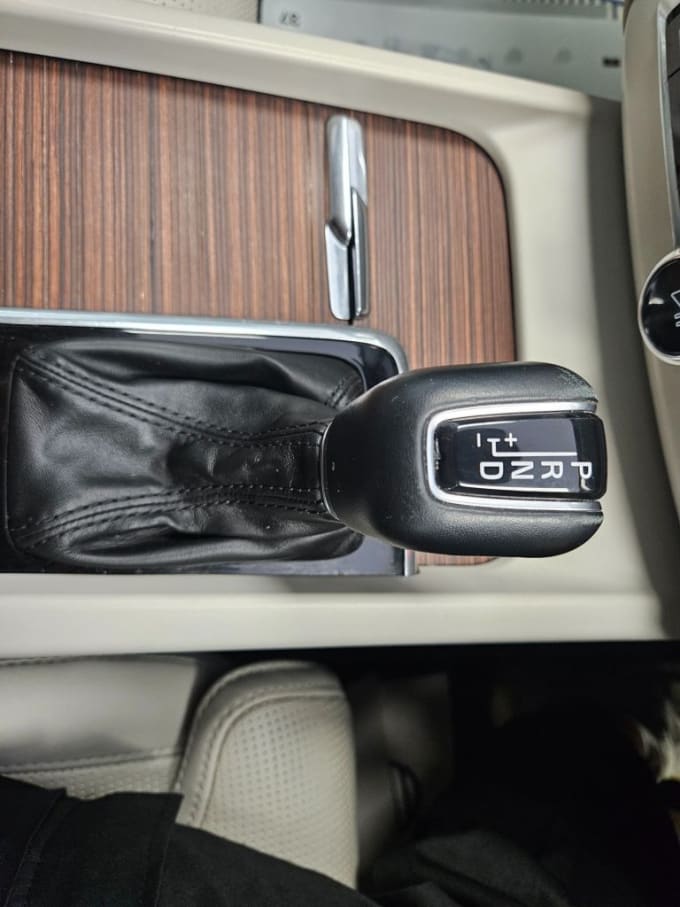 2025 Volvo Xc60