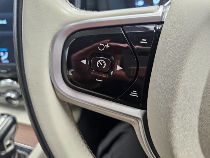 2025 Volvo Xc60