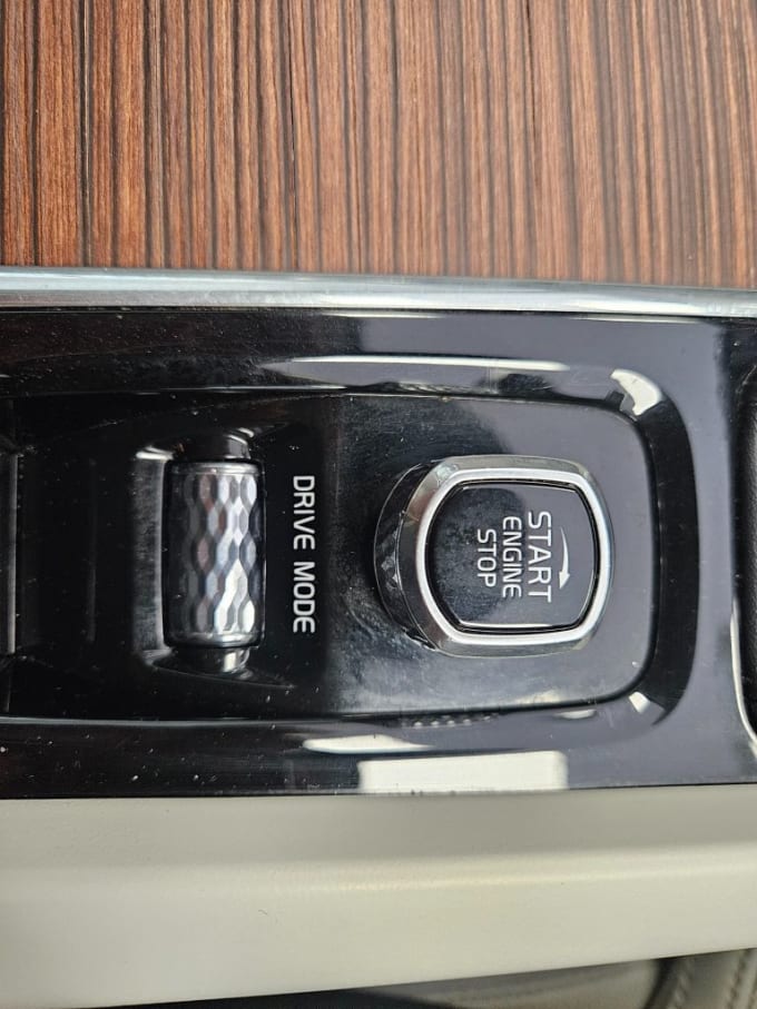 2025 Volvo Xc60