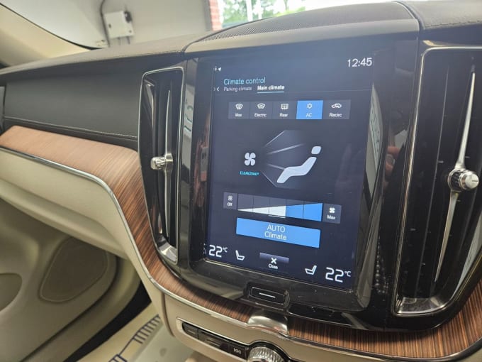 2025 Volvo Xc60