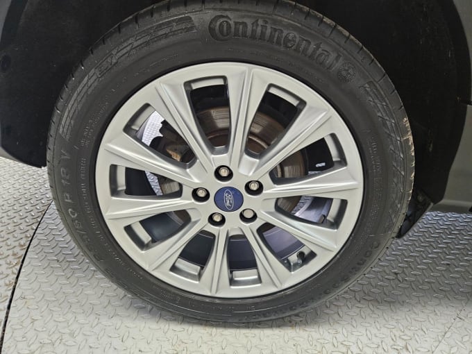 2025 Ford Kuga