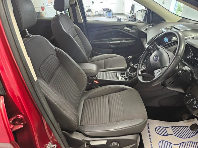 2025 Ford Kuga