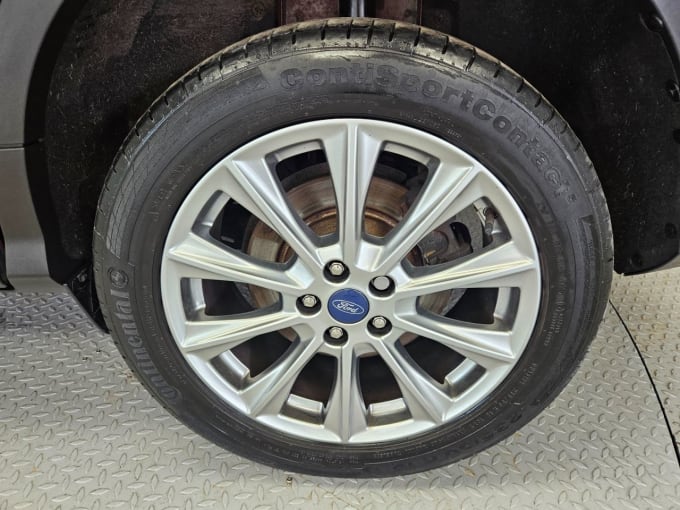 2025 Ford Kuga