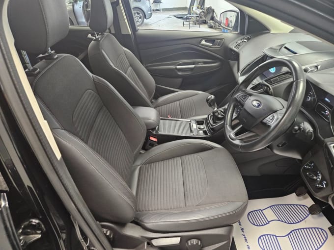 2025 Ford Kuga