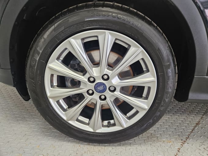 2025 Ford Kuga