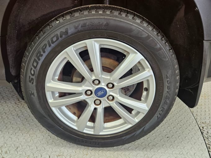2025 Ford Kuga