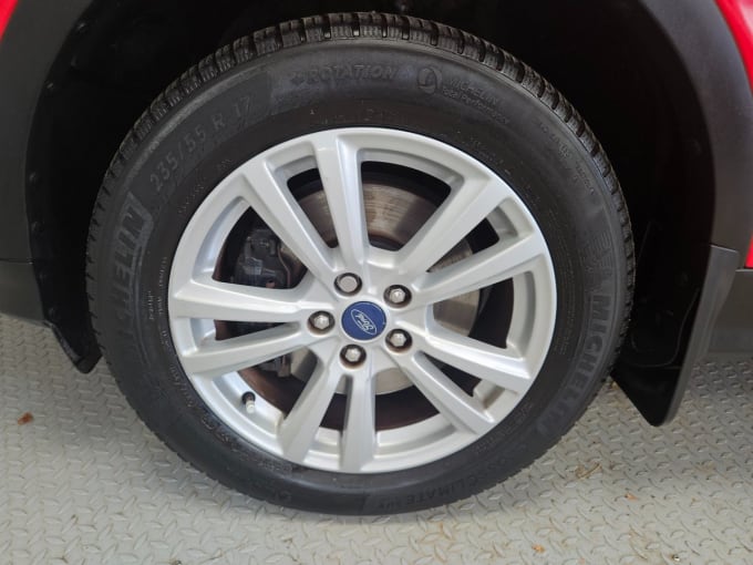 2025 Ford Kuga