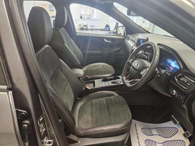 2025 Ford Kuga