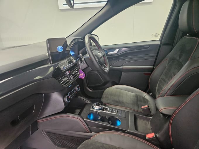 2025 Ford Kuga