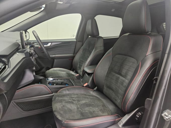 2025 Ford Kuga